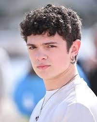 Seth Noah's Instagram, Twitter & Facebook