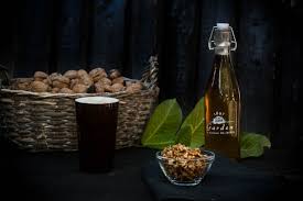 Leckeren Walnusssirup Fur Kaffeespezialitaten Selber Machen Mit Diesem Rezept Lasst Sich Der Leckere Kaffe Kaffeesirup Kaffee Sirup Walnusslikor Selber Machen