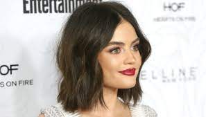 Purtroppo i capelli molto lunghi rischiano di “abbassare la figura”, . Tagli Di Capelli Medi Di Tendenza I Migliori