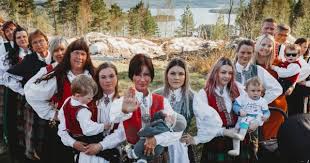 Marianne borgen is a norwegian politician for the socialist left party, and the current mayor of oslo. Et Kraftsymbol I 150 Ar Det Er En Nesten Magisk Bunad Shotoe