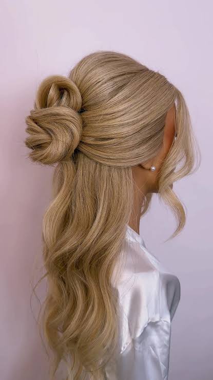 Effortless Twisted Half-Up Hairstyle with Curls