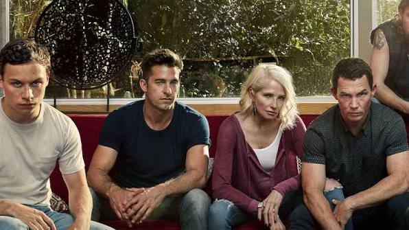 Animal Kingdom: Season 1_hook_05