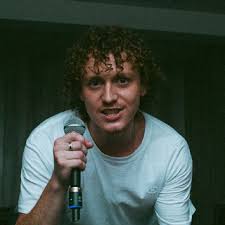 Austin Sauer's Instagram, Twitter & Facebook