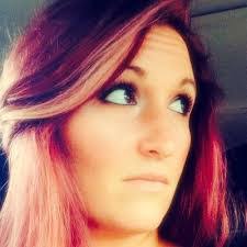 Evelyn Mohr's Instagram, Twitter & Facebook