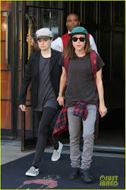 The couple revealed in a series of instagram photos that they have gotten married, and a rep for page confirmed the news to us on wednesday. Ellen Page Girlfriend Emma Portner Hold Hands In Nyc Ellen Page Girlfriend Emma Portner Hold Hands In Nyc 0 Ellen Page Girlfriend Ellen Page Tomboy Fashion
