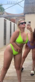 Türk Ünlüler on X: Begüm Polat 💓 maşallah kamyon kasası gibi 😁  t.coZkTnjnWBoJ  X