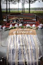 Il comprend une bannière avec inscription just married en cuivre ainsi que des ballons et des guirlandes tassel. Decoration Voiture Mariage Faites Le Plein D Idees Mariee Fr