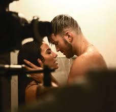 Nas redes sociais, carolina revelou aos seus seguidores novas imagens destes dias a dois na cidade do amor. Carolina Carvalho Comemora Sucesso De David Carreira Com Momento Apaixonado Famashow