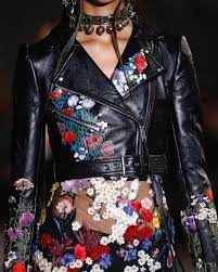11 1k Likes 102 Comments Alexander Mcqueen Alexandermcqueen On Instagram An Ss17 Hand Painted Floral Leathe Fashion Mcqueen Fashion Renaissance Fashion