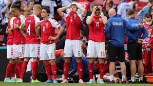 Denmark midfielder christian eriksen is awake in hospital after collapsing in the euro 2020 match against finland, said the danish football association. Kollaps An Der Em 2020 Christian Eriksen Meldet Sich Erstmals Zu Wort Watson