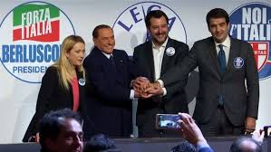 Berlusconi furioso prima dell'aggressione contro i contestatori al comizio. N 6cbym43wrpm