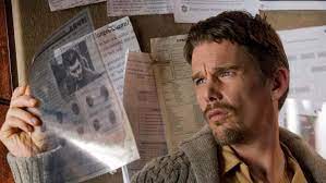 Fotos do set mostram ethan hawke em cena. Sinister Reunion Ethan Hawke Dreht Wieder Einen Horrorfilm Mit Regisseur Scott Derrickson Moviebreak De