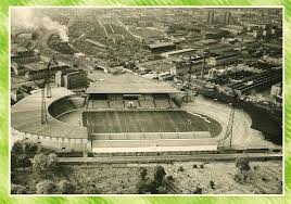 Clubs professionnels, particuliers et entrepreneurs répondent à la demande et se lancent. Stadium View Celtic Park Celte