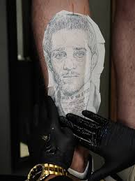 Free Gzuz! 🐊 Done at @verona_ink_tattoo_studio With @inkmachines and  @tatko_opremovic . . . . . . . . #tattoo #tattooartist #tattooideas  #portraittattoo #gzuz #gzuztattoo #187 #187strassenbande #freegzuz  #realismtattoo #tattoogirl #tetoviranje