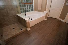 بلاط السيراميك للخشب