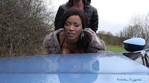Public Agent British Ebony Queen Kiki Minaj Fucked Outside