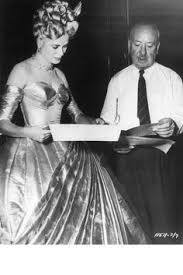 grace kelly und alfred hitchcock am filmset von to catch a thief 1955 1953 entdeckt regisseur alfred hitchco grace kelly alfred hitchcock princess grace