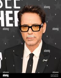 Robert downey jr hi-res stock photography and images