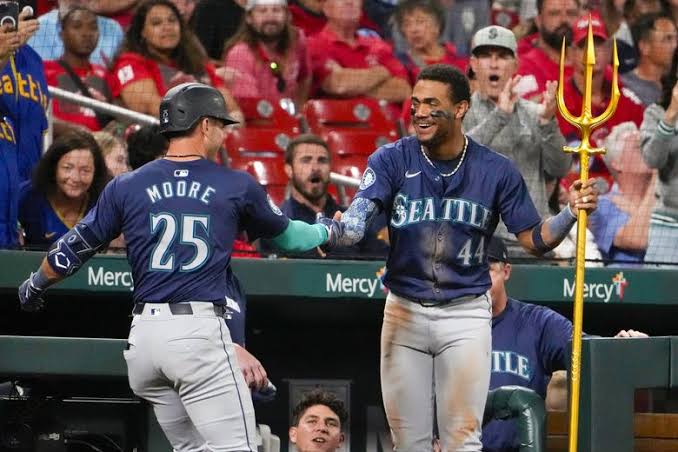Mariners strike out just 5 times with simplified approach, beat Cardinals |  The Seattle Times