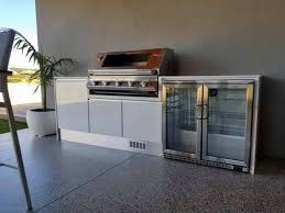 outdoor kitchen, outdoor bbq area
