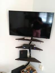 When it comes to flat panel tv's, wall mounting them seems to be quite popular. Corner Tv Mount Benefits Of Mounting Your Tv In The Corner