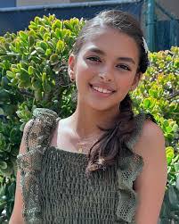 Rhea Decker's Instagram, Twitter & Facebook