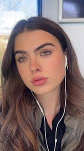 Lauren Humphreys's Instagram, Twitter & Facebook