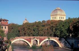 Tempio Maggiore di Roma - la Sinagoga di Roma - Rome Guide hotels ...