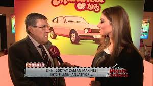 Başrolü gürgen öz ve seda bakan'ın paylaştığı filmde karakterler bir anda kendilerini 1973 yılında buluyorlar ve dönemin efsane otomobillerinden anadol stc ile bir maceraya atılıyorlar. Zaman Makinesi 1973 Youtube
