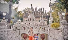 Disebut masjid tiban karena konon masjid yang sangat megah ini dibangun tanpa sepengetahuan hal yang bisa dilakukan di masjid tiban masjid tiban sejatinya adalah sebuah pondok pesantren yang akses menuju ke masjid tiban jarak turen dari kota malang adalah sekitar 27 km dan bisa. 10 Gambar Masjid Tiban 2021 Di Malang Turen Jawa Timur Youtube Sejarah Misteri Jejakpiknik Com