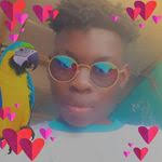 Essie Solomon's Instagram, Twitter & Facebook