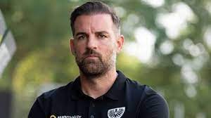 Metzelder also played three seasons apiece for real madrid and schalke 04, amassing bundesliga totals of 178. Former Real Madrid Defender Metzelder To Face Trial On Child Pornography Charges As Com