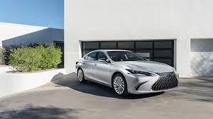 Lexus (レクサス, rekusasu) is the luxury vehicle division of the japanese automaker toyota. Lexus Premieres New Es Lexus Global Newsroom Toyota Motor Corporation Official Global Website