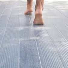 Retrouvez chez leroy merlin notre sélection de 613 produits, au prix le plus juste, sur un large choix de marques et de références, disponibles en magasin ou livrés rapidement à votre domicile. Sol Terrasse 20 Beaux Carrelages Pour Une Terrasse Design Cote Maison
