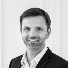 Nicolai Frisch på LinkedIn: Ung Aktionær er blevet til midaldrende aktionær  ❤️ I dag er det 25 år…