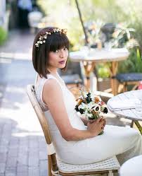 6 Stylish Wedding Hairstyles For Short Hair Short Hair Bride Short Wedding Hair Romantic Wedding Hair