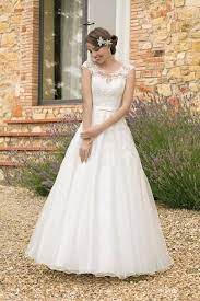 Hochzeitskleider und brautmode, von brautkleid schlicht bis brautkleider mode die liebe zum detail: Brautkleider Von Kleemeier 2016 Zauber Durch Massgeschneiderte Brautmode Tradition Hochzeitskleid Brautmode Kleider Hochzeit
