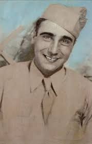 totaly unrelated found these oldies in my archives who knows the idendities 