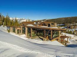 Tour a stunning mountain craftsman home designed by platt architecture along with morgan keefe builders, located in cashiers, north carolina. Modern Rustic Mountain Home With Spectacular Views In Big Sky Country