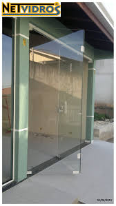 Porta Estilo Camarao Em Vidro Cristal Temperado Incolor Churrasqueira Salao Amplitude Abertura Netvidros Cortinas De Vidro Porta De Vidro Porta Camarao