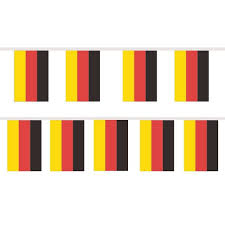 🇩🇪 (de) = 🇩 (d) + 🇪 (e)นี่คือธงของสหพันธ์สาธารณรัฐเยอรมนี ธงประกอบด้วยแถบสีดำ สีแดงและสีเหลืองสามแถบเรียงขนานกันจากบนลงล่าง จะแสดงเป็น de บนระบบ. à¸˜à¸‡à¸Šà¸²à¸• à¹€à¸¢à¸­à¸£à¸¡ à¸™ à¸˜à¸‡à¸£à¸²à¸§à¹€à¸¢à¸­à¸£à¸¡ à¸™ Germany Flag Small Flag Decoration Hanging Flag String Flag Shopee Thailand