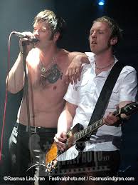 Og holdt samvittigheten rein sving din hammer til din papa drar deg inn trekk et rom nummer men ikkje bland din med min maestro å clementine, om. Kaizers Orchestra Festivalphoto