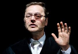 Originaltitel (de) der große rudolph. Thomas Schmauser Privat Was Hat Der Schauspieler Mit Seiner Filmfigur Rudolph Moshammer Gemein News De
