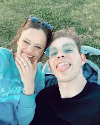 Daniel Diemer Girlfriend, Shirtless, The Half of It Photos