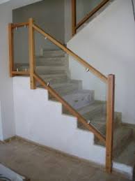 Dış mekanlarda kullanılan ahşabın böceklenmesi ve bu yüzden de hassaslaşması ve hasara daha meyilli hale gelmesi oldukça sık rastlanan bir durum olduğu için ahşap korkulukların sık. Ahsap Kupesteli Cam Korkuluk Camaks Aluminyum