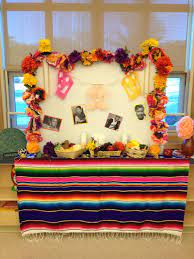 Classroom Ofrenda Dia De Los Muertos Spanish Projects Spanish Club Ideas School Projects