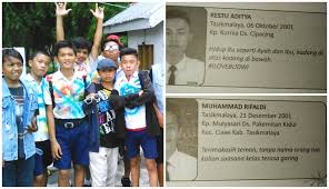 Kamu bisa beli produk dari toko selempang wisuda dengan aman & mudah dari kota tangerang selatan. 40 Trend Terbaru Kata Kata Lucu Di Selempang Wisuda Little Prettythings