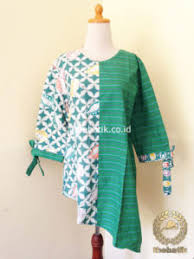 Selanjutnya model baju batik untuk anda wanita bertubuh ekstra adalah dress batik dengan motif tertentu. 80 Jenis Model Kebaya Lurik Terbaru Paling Keren
