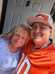 With USC's graduation happening today, this year's NFLPA rookie photo shoot  took place at Cal Lutheran University near Calabasas. This year's class at  the #NFLPA #RookiePremiere: