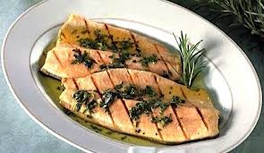 Come cucinare la trota intera nel forno usando la lamina? Ricetta Trota Salmonata Alle Erbe Le Ricette Di Buonissimo